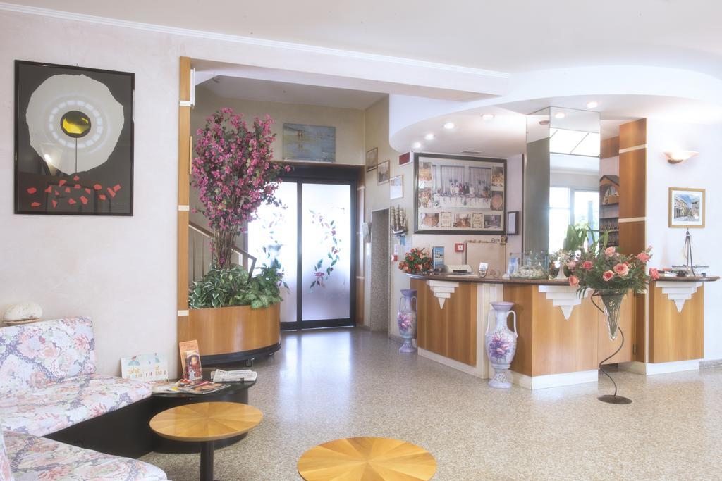Hotel Usa 里米尼 外观 照片